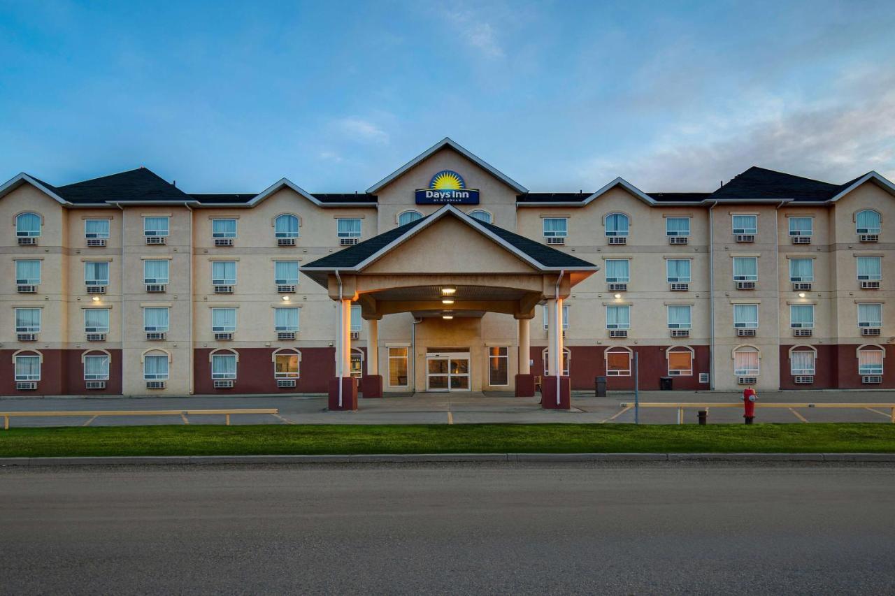 Days Inn By Wyndham Dawson Creek Kültér fotó