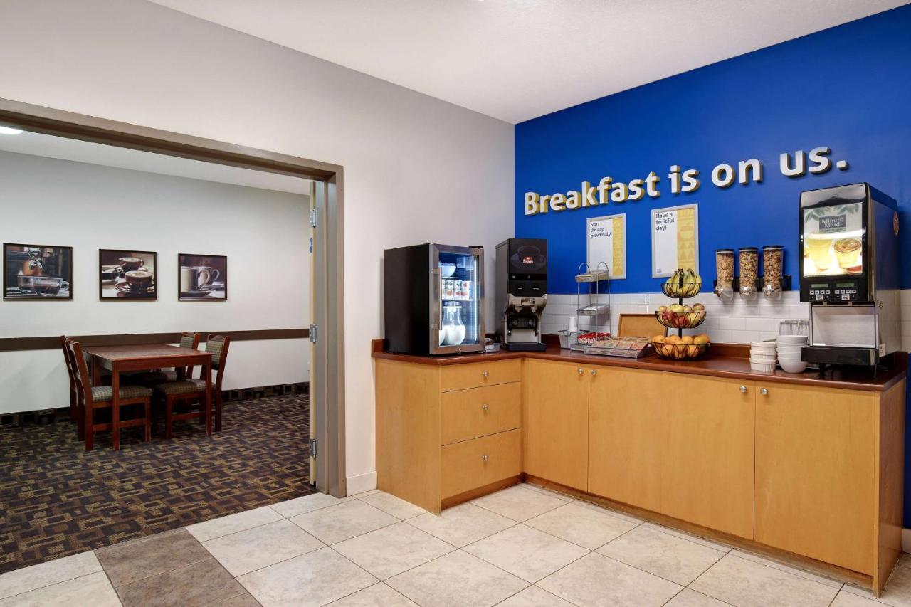 Days Inn By Wyndham Dawson Creek Kültér fotó